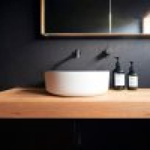 Baño con acabado pintado
