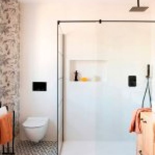 Baño con acabado pintado